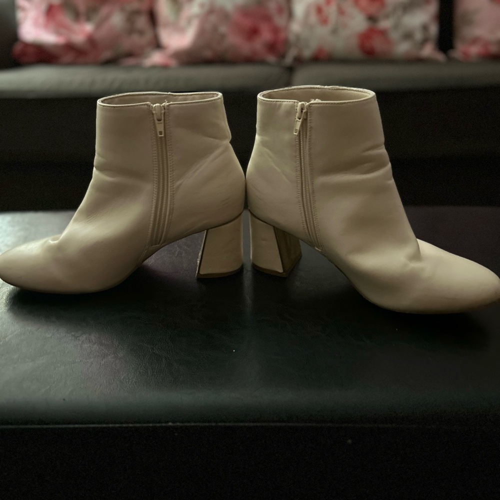 XOXO Cream Ankle Booties size 9